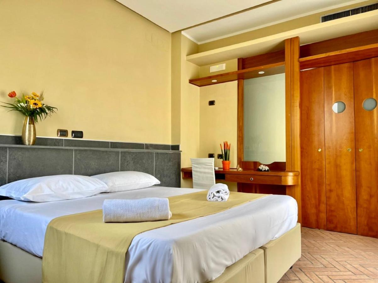 Hotel Suite Ares Napoli Eksteriør billede